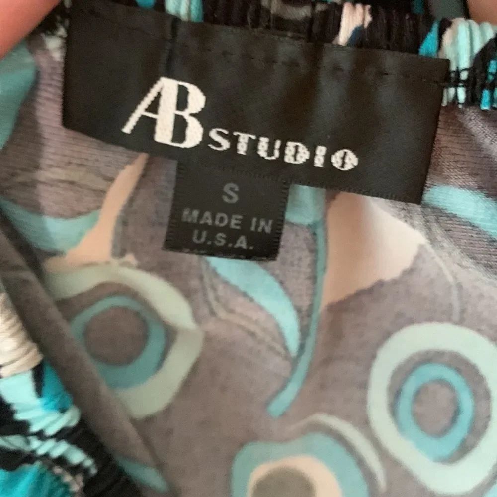 3for$20 blouse small  - Picture 4 of 4